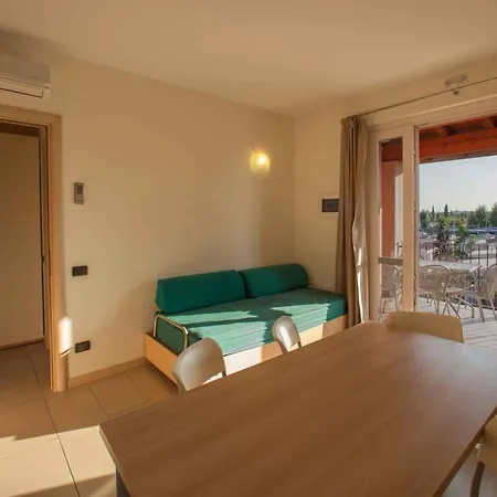 In - Gardasee 38480 Holiday home *
